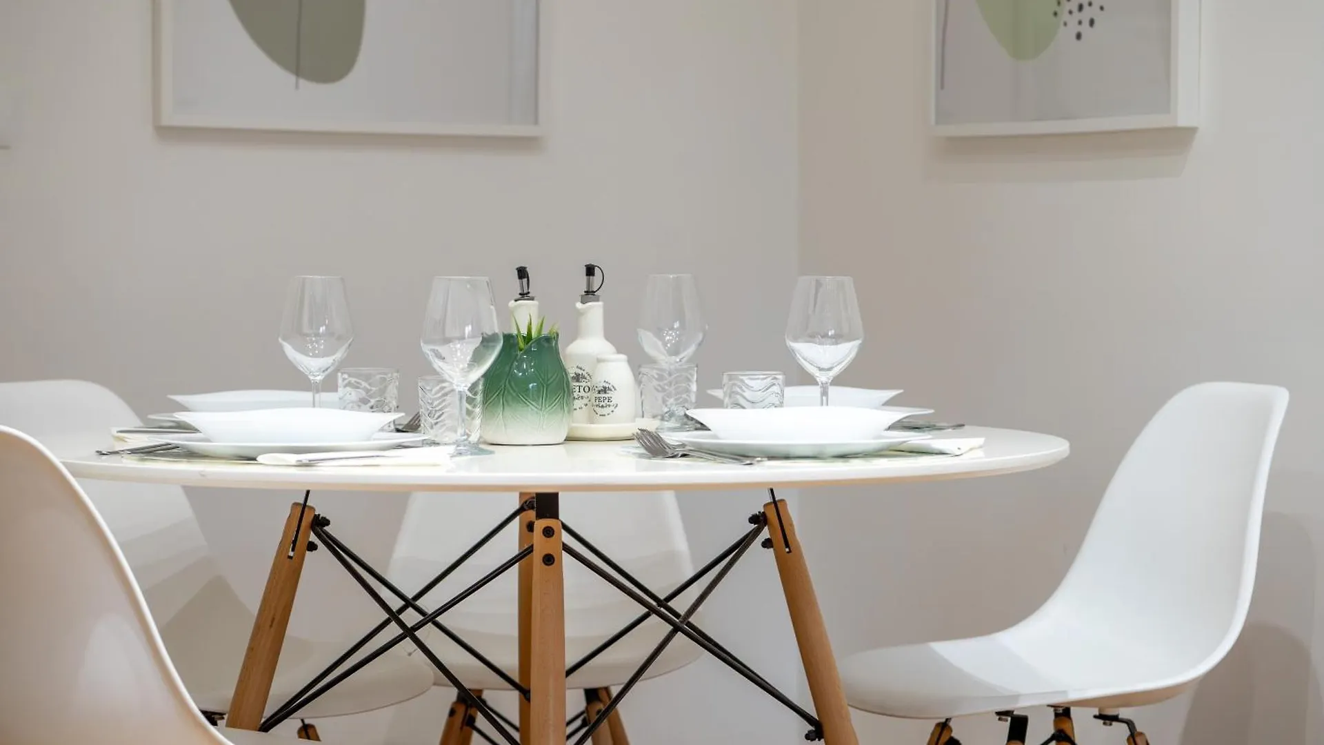 Milano 5 Guests - Modern Apt With Balcony 0*, Milan Italy