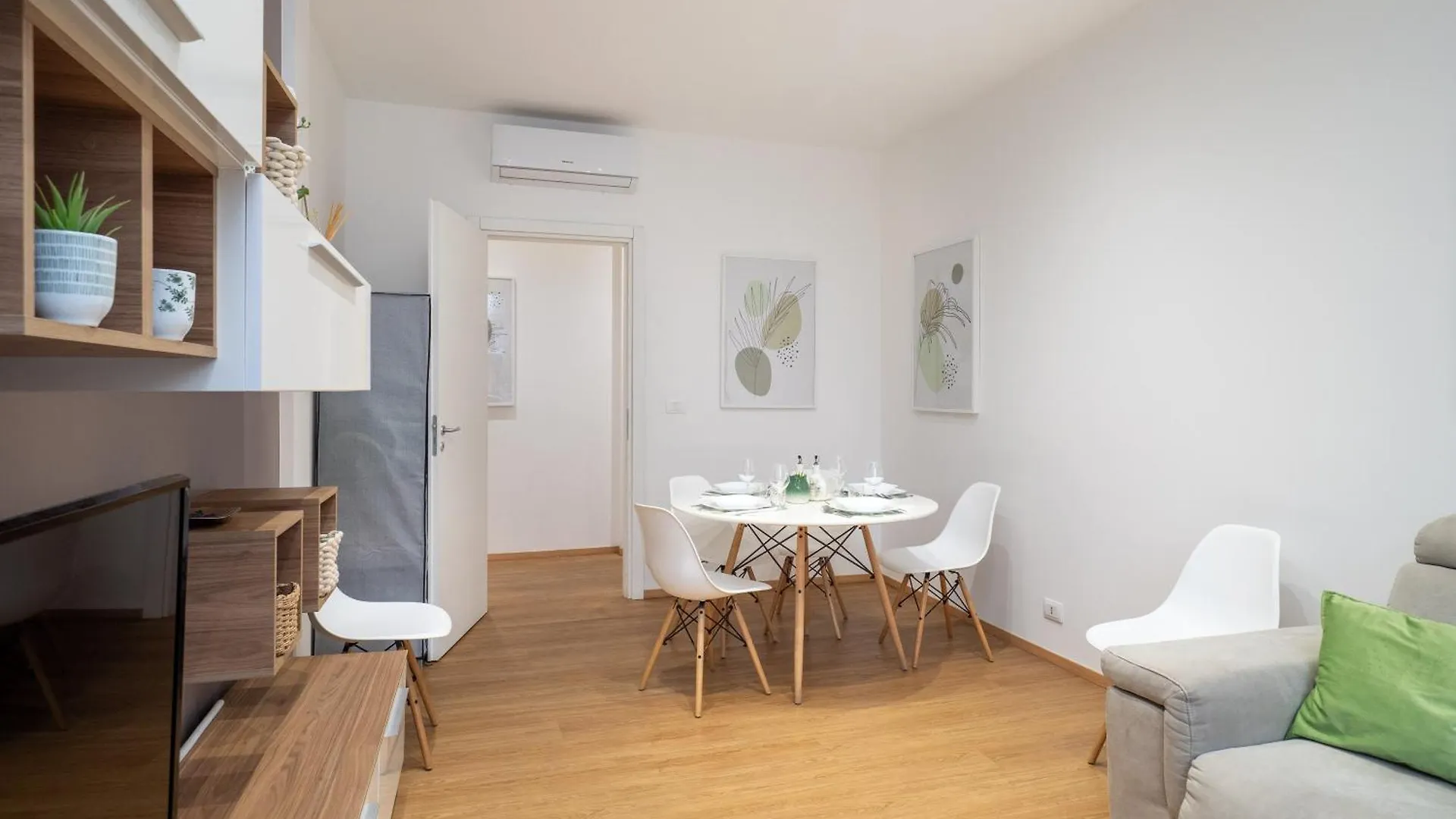 Milano 5 Guests - Modern Apt With Balcony