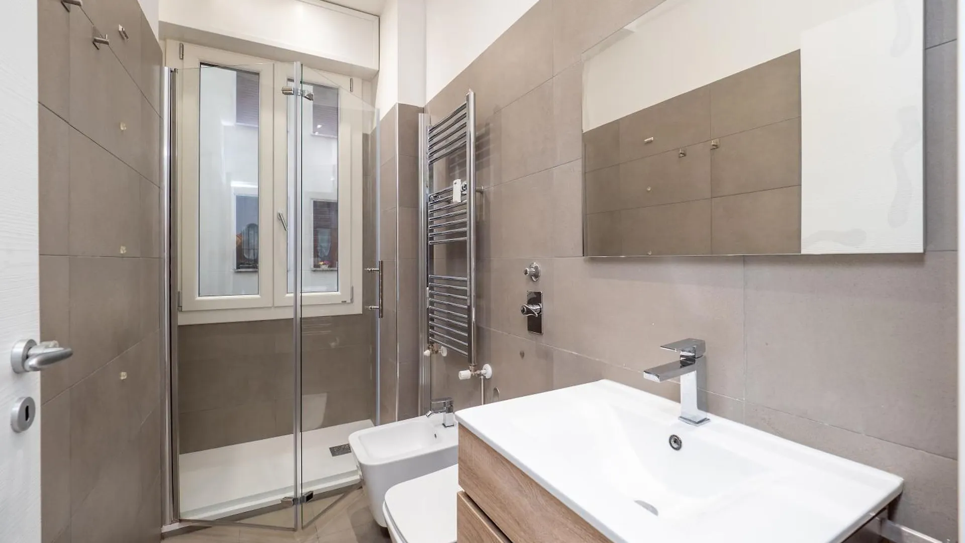 Milano 5 Guests - Modern Apt With Balcony Διαμέρισμα Μιλάνο