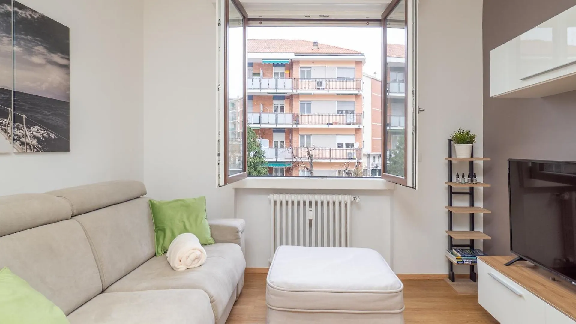 Milano 5 Guests - Modern Apt With Balcony Ιταλία