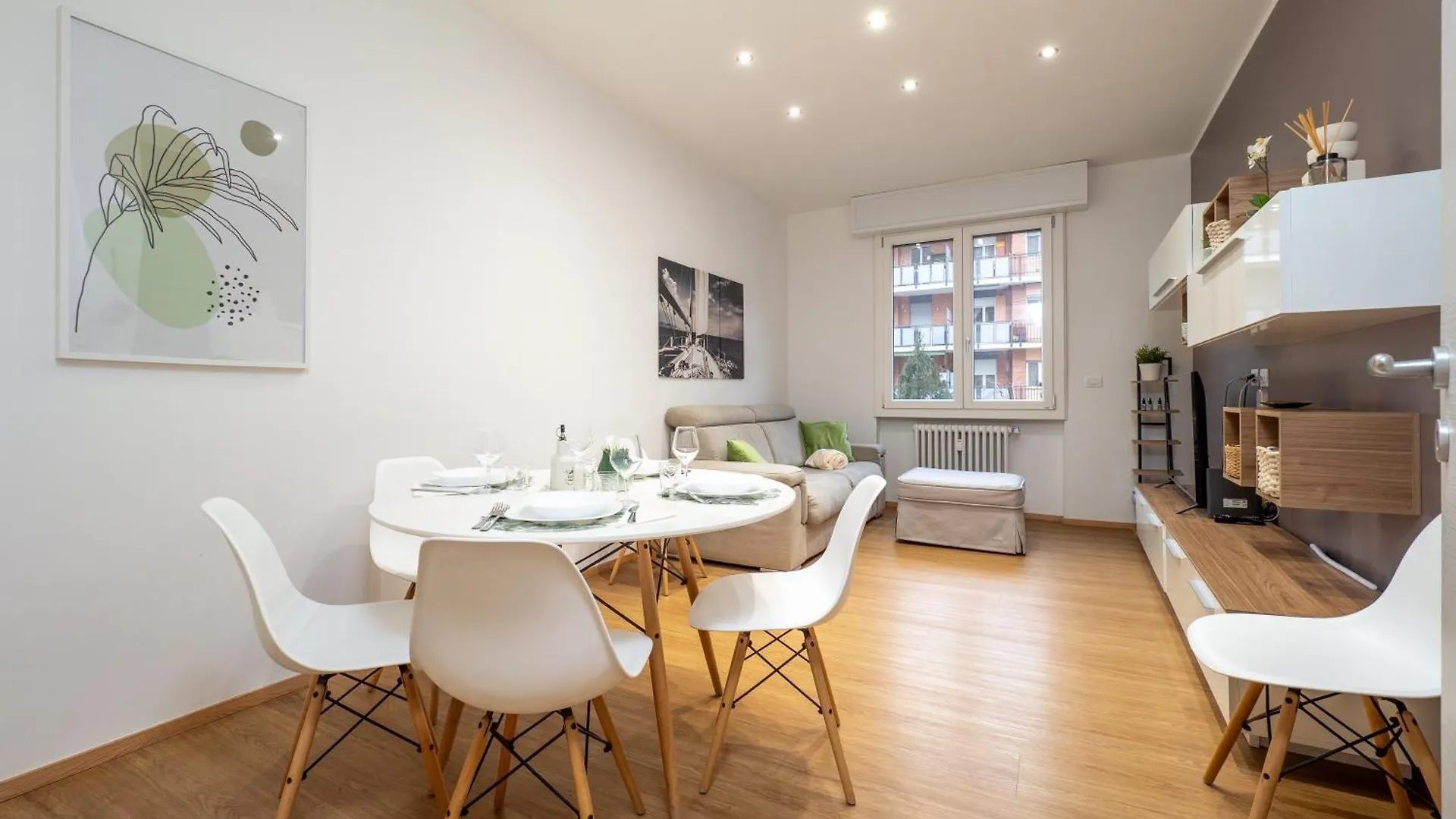 Milano 5 Guests - Modern Apt With Balcony Διαμέρισμα